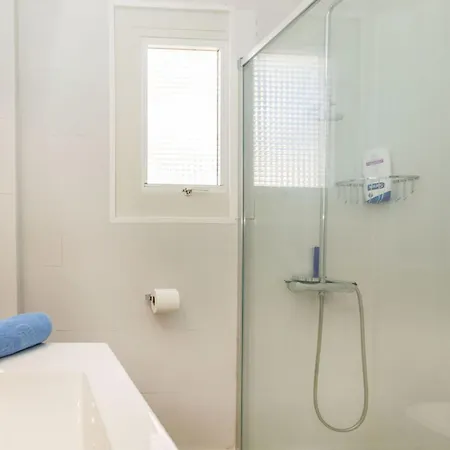 Mirror By Interhome * Cunit