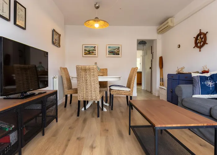 Mirror By Interhome Lejlighed